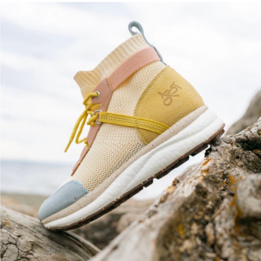 OTBT Yellow and Blue High-Top Sneakers with Color-Blocking Design